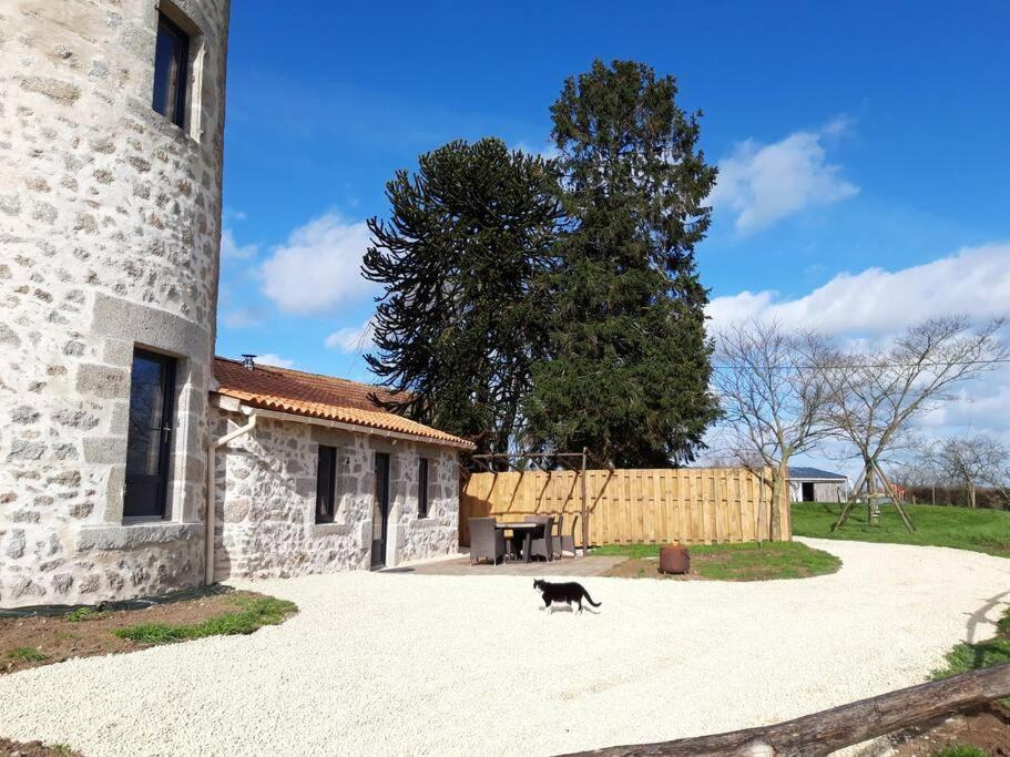 Loue Ancien Moulin A Vent Avec Piscine Et Jacuzzi Villa Neuvy-Bouin Buitenkant foto